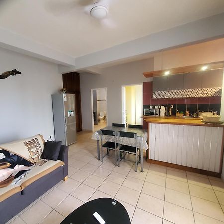 T2 Au Rez De Chaussee, Parking Prive Et Wifi Haut Debit Le Tampon Exterior foto